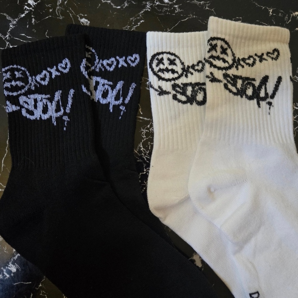 🍒🍒 (Bundle Only) 2 Pairs Graffiti Ankle Socks
